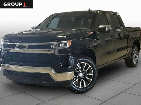 Used 2022 Chevrolet Silverado 1500 LT AWD/4WD image 1