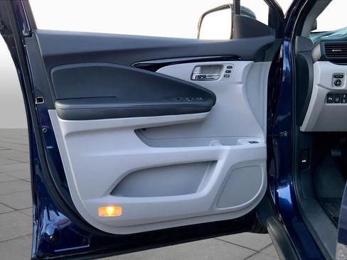 Used 2018 Honda Pilot Touring image 22