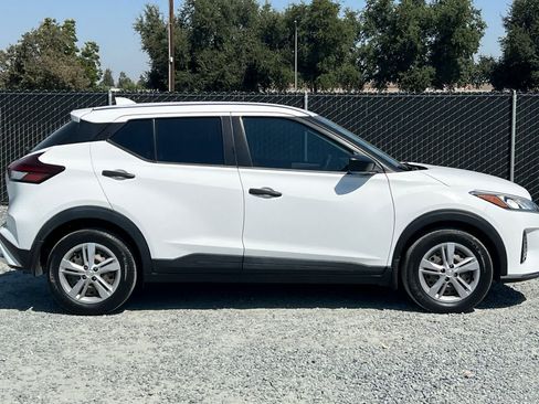 Used 2021 Nissan Kicks S FWD image 9