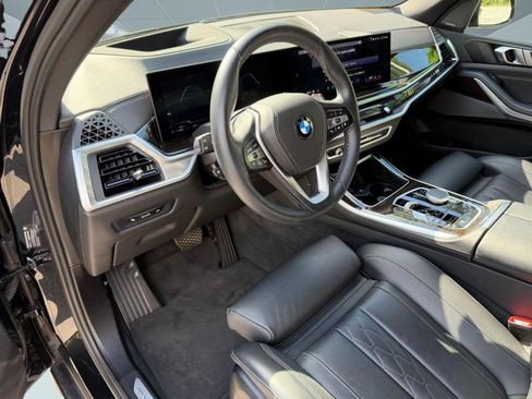 Used 2024 BMW X5 xDrive40i w/ Premium Package AWD/4WD image 4