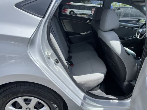 Used 2014 Hyundai Accent GLS FWD image 9
