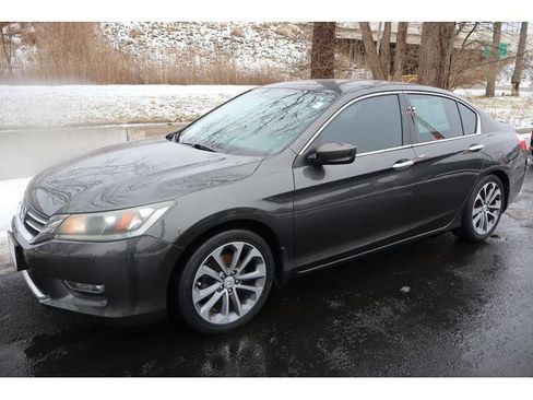 Used 2013 Honda Accord Sport image 2