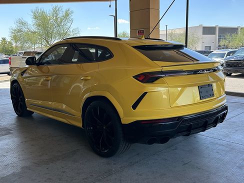 Used 2021 Lamborghini Urus AWD/4WD image 4