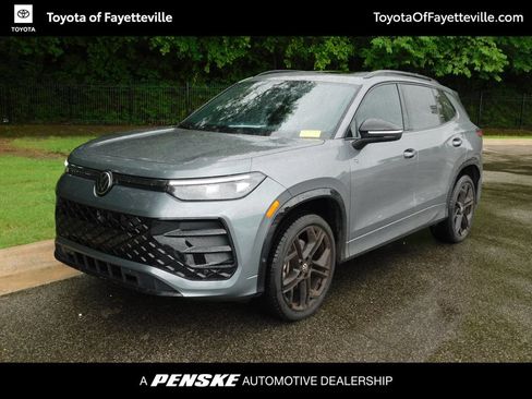 Used 2025 Volkswagen Tiguan SE R-Line AWD/4WD image 1