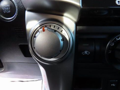 Used 2022 Toyota 4Runner SR5 Premium image 27