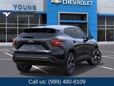 New 2026 Chevrolet Trax RS w/ Sunroof Package FWD image 4