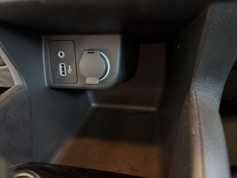 Used 2022 Nissan Kicks S image 22