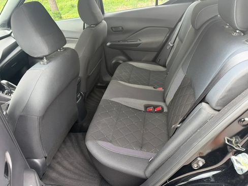 Used 2020 Nissan Kicks S FWD image 11