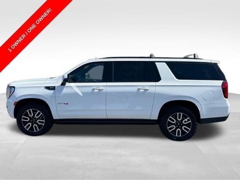 Used 2023 GMC Yukon XL AT4 w/ Technology Package AWD/4WD image 2