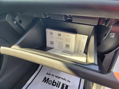 Used 2023 GMC Acadia SLE image 47