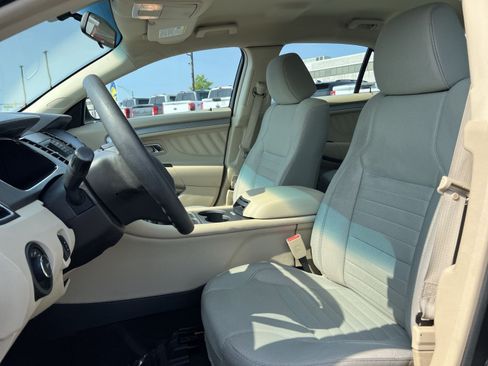 Used 2015 Ford Taurus SE FWD image 13