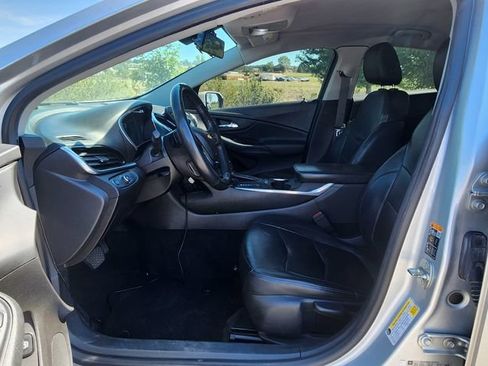 Used 2017 Chevrolet Volt Premier w/ Driver Confidence Package FWD image 3