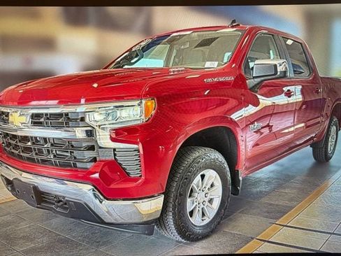 Used 2025 Chevrolet Silverado 1500 LT w/ Work Truck Package AWD/4WD image 2