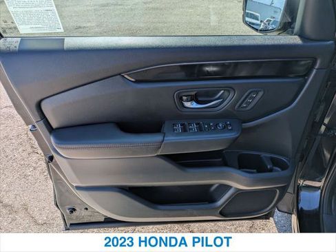 Certified 2023 Honda Pilot TrailSport image 12