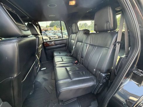 Used 2015 Lincoln Navigator 4WD image 19