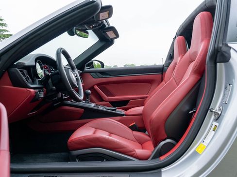Certified 2023 Porsche 911 Targa 4 GTS AWD/4WD image 26