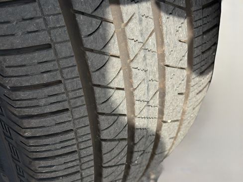 Used 2024 Tesla Model X Base image 40