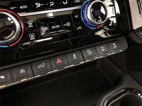 Certified 2023 GMC Sierra 1500 AT4X image 32