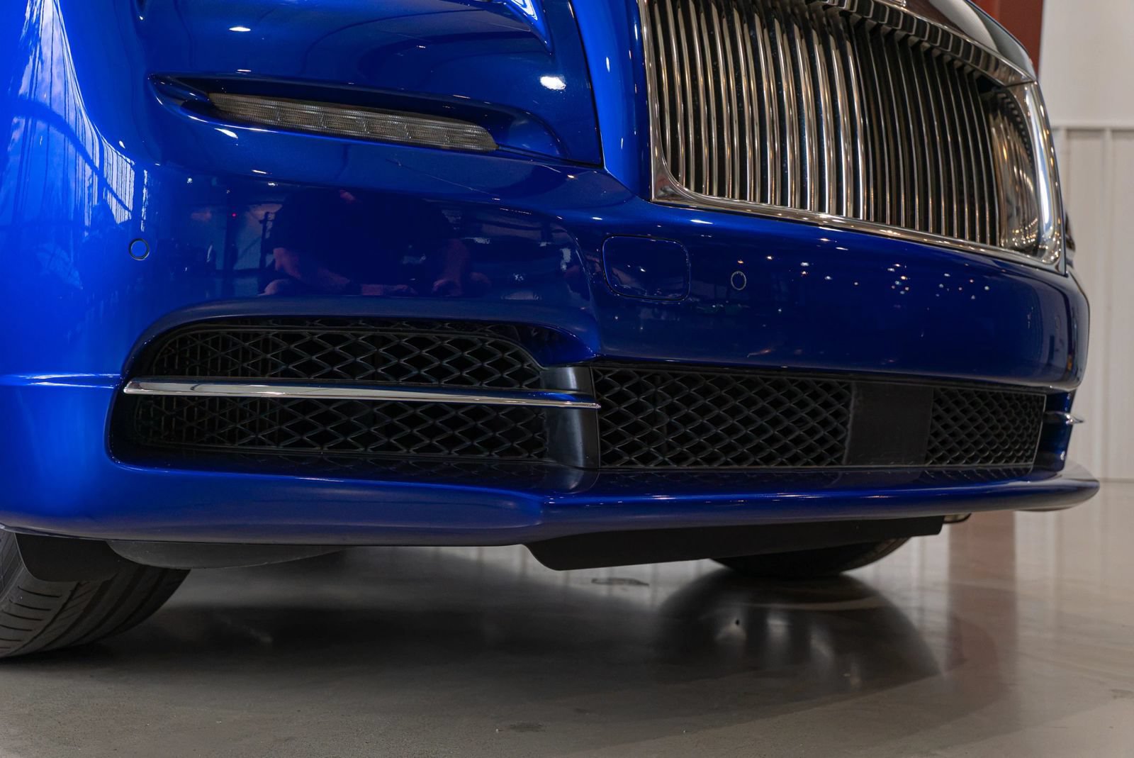 Used 2017 Rolls-Royce Dawn RWD image 8