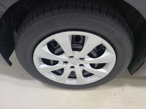 Used 2021 Toyota Corolla LE FWD image 9