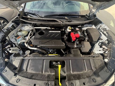 Used 2025 Nissan Rogue SV image 33