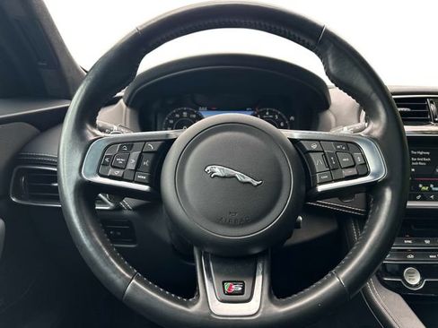 Used 2020 Jaguar F-PACE S AWD/4WD image 19