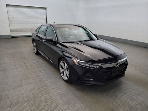 Used 2018 Honda Accord Touring image 13