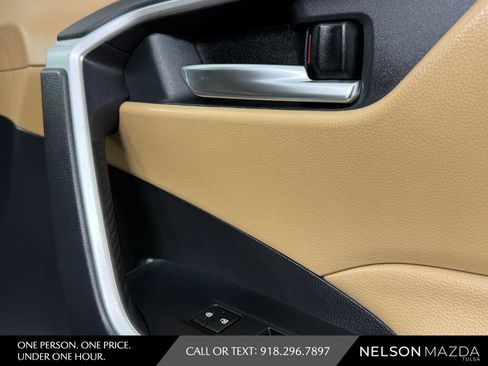 Used 2020 Toyota RAV4 XLE Premium FWD image 46