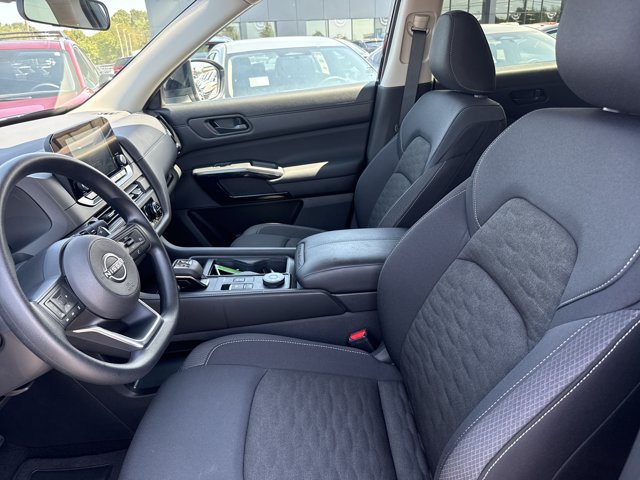 Certified 2025 Nissan Pathfinder S AWD/4WD image 5