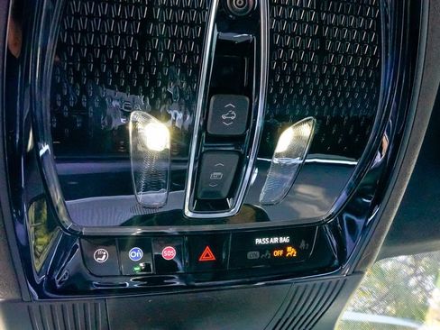 Used 2026 Cadillac Vistiq Platinum image 22