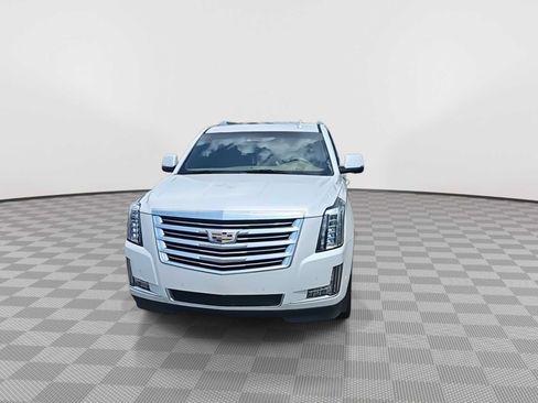 Used 2020 Cadillac Escalade Platinum AWD/4WD image 3