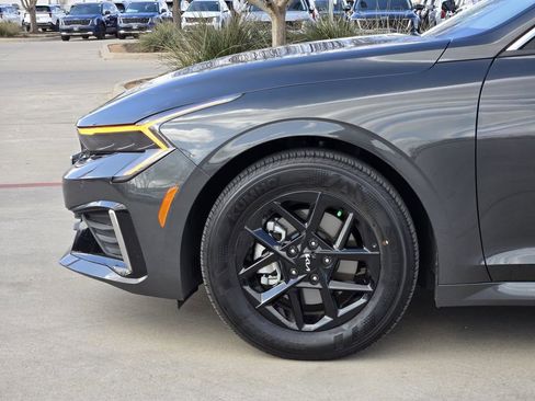 New 2025 Kia K5 LXS FWD image 5