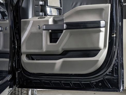 Used 2022 Ford F350 XLT w/ XLT Premium Package image 34