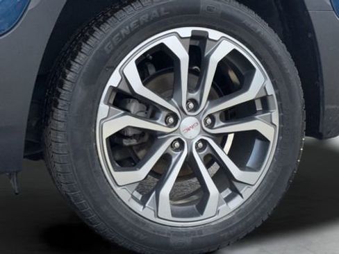 Used 2020 GMC Terrain SLT w/ Preferred Package image 17