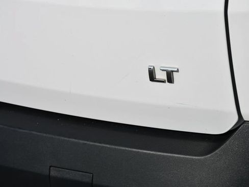 Used 2021 Chevrolet Traverse LT FWD image 26