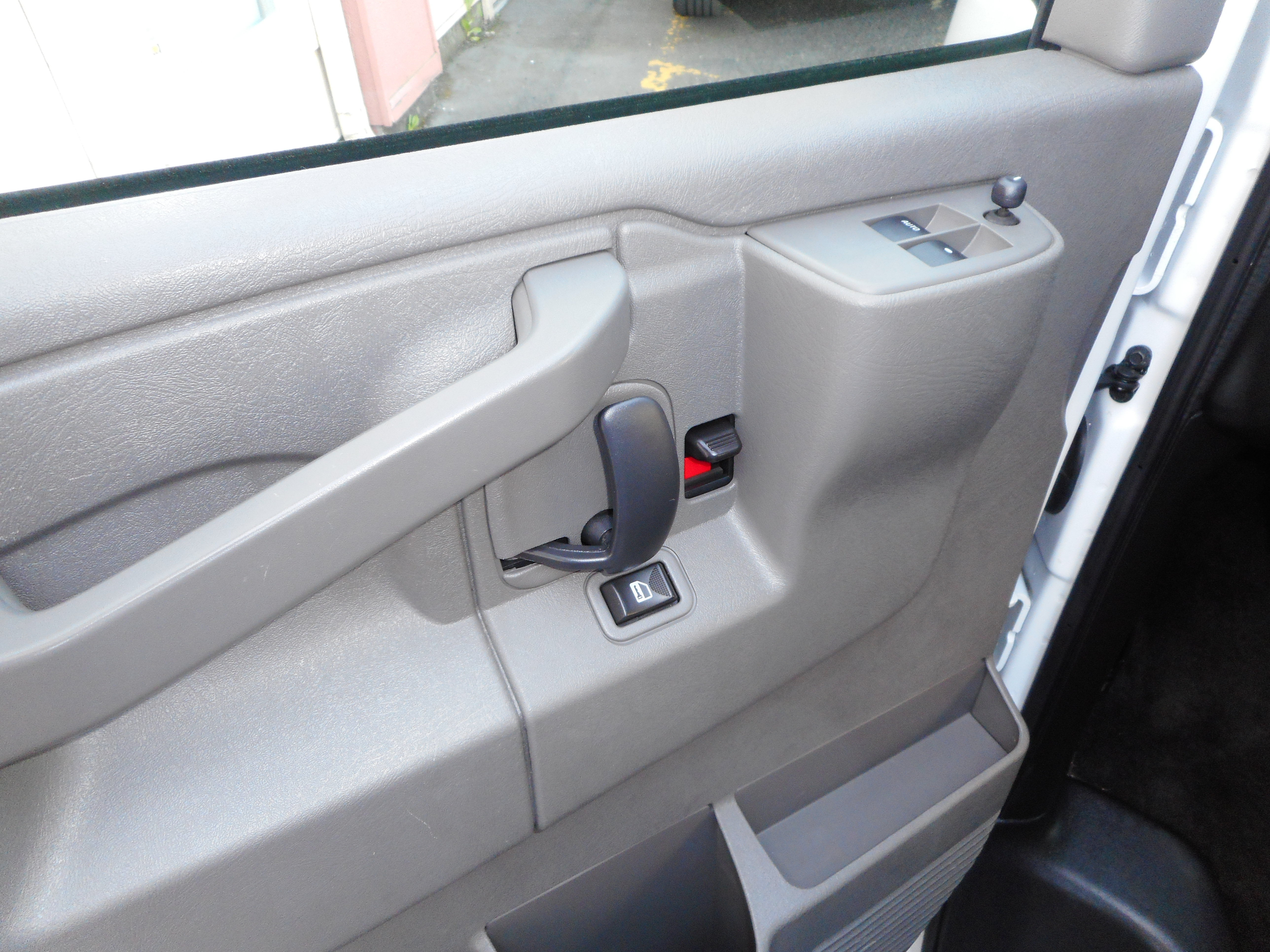 Used 2017 Chevrolet Express 3500 LT w/ LT Preferred Equipment Group RWD image 17