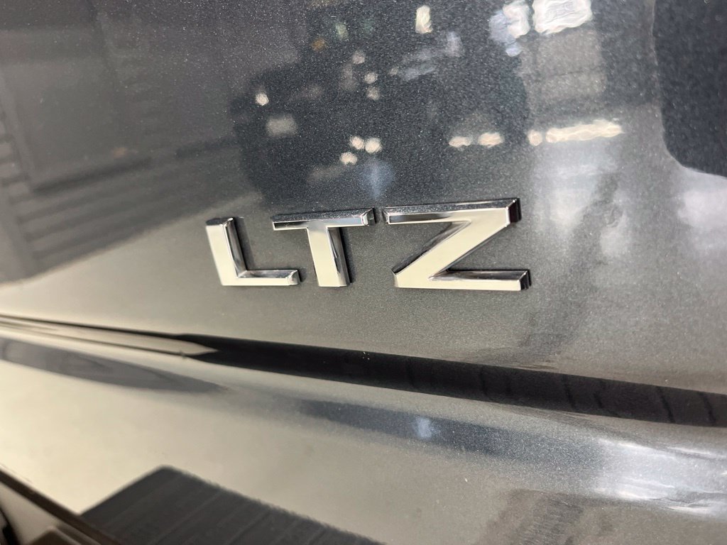 Used 2019 Chevrolet Silverado 1500 LTZ w/ LTZ Plus Package AWD/4WD image 33