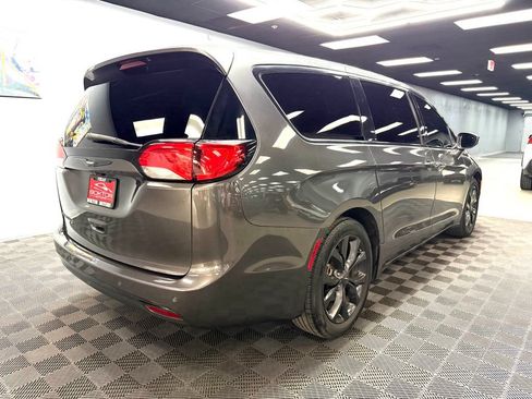 Used 2018 Chrysler Pacifica Touring Plus w/ S Appearance Package FWD image 14