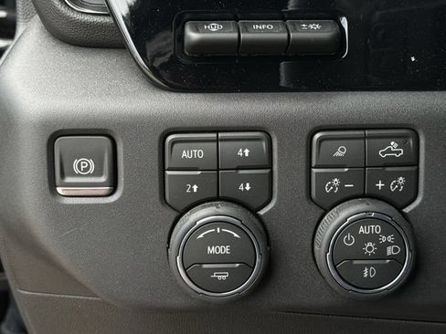 Certified 2026 Chevrolet Silverado 1500 ZR2 AWD/4WD image 24