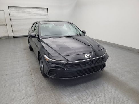 Used 2024 Hyundai Elantra SEL FWD image 14