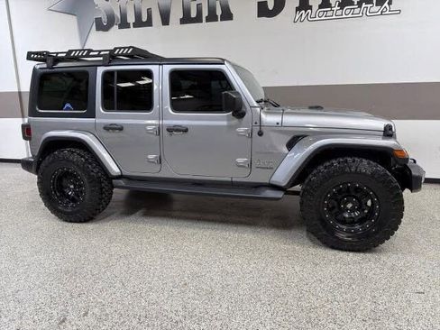 Used 2020 Jeep Wrangler Unlimited Sahara AWD/4WD image 38