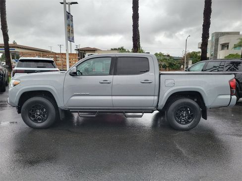 Used 2021 Toyota Tacoma SR5 w/ Technology Package image 27