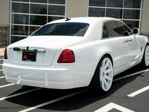 Used 2010 Rolls-Royce Ghost RWD image 14