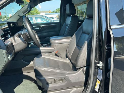 Used 2025 Chevrolet Tahoe LT AWD/4WD image 11