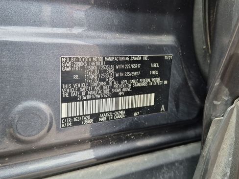 Used 2021 Toyota RAV4 XLE w/ Carpet Mat Package (TMS) FWD image 27