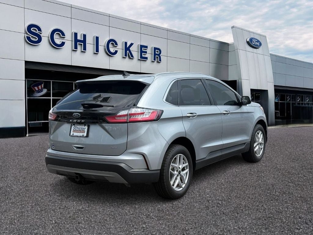 Used 2024 Ford Edge SEL w/ Convenience Package AWD/4WD image 2
