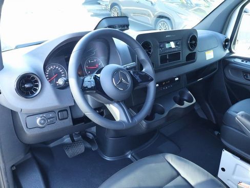 New 2025 Mercedes-Benz Sprinter 2500 image 3