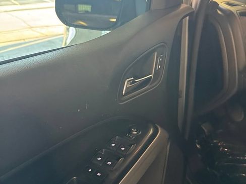 Used 2018 Chevrolet Colorado LT w/ LT Convenience Package AWD/4WD image 11