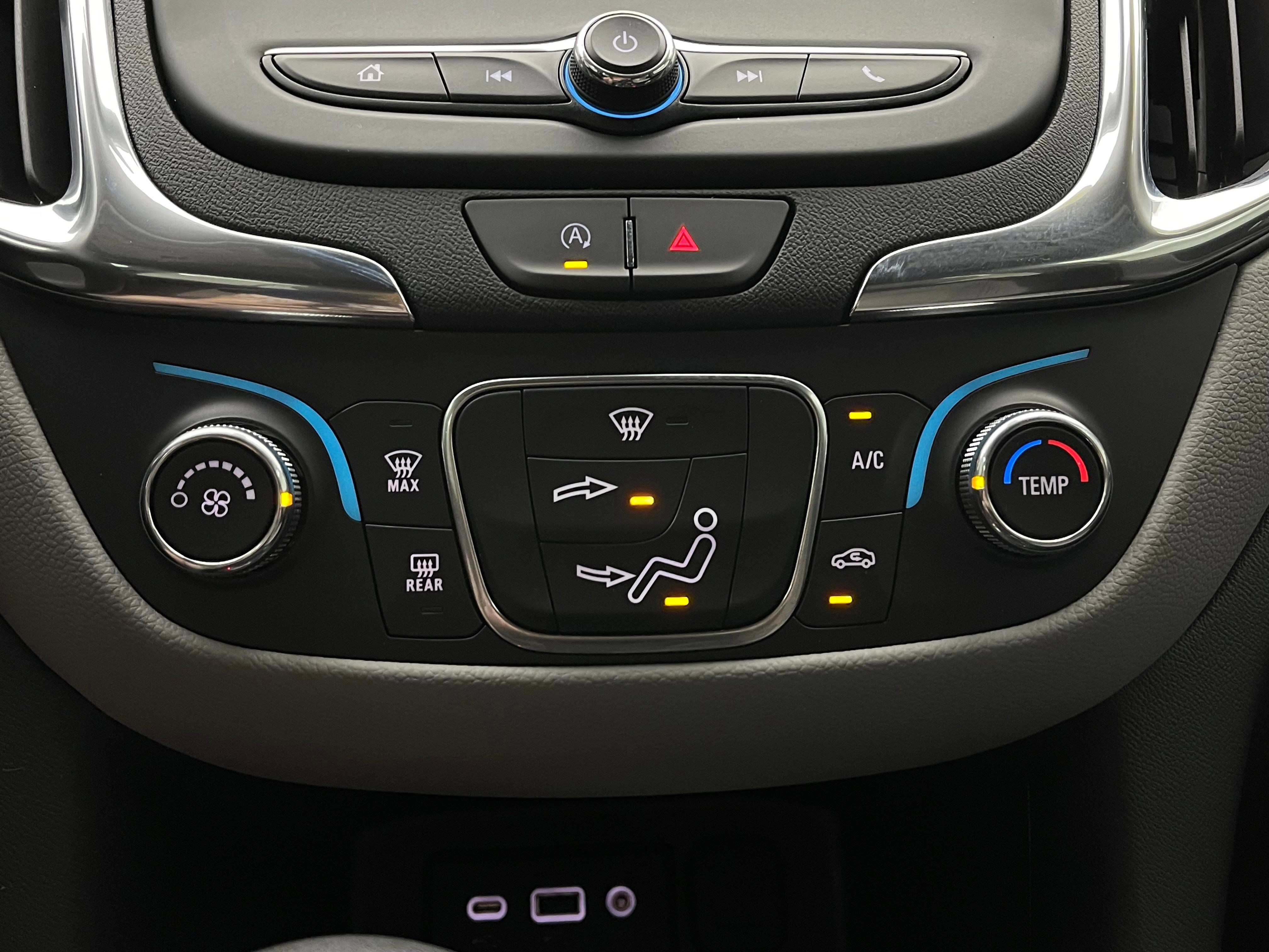 Used 2024 Chevrolet Equinox LS FWD image 23