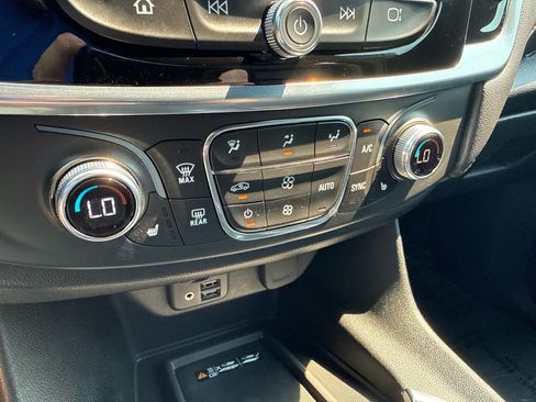 Certified 2022 Chevrolet Traverse RS FWD image 18